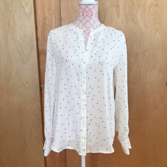 Collarless Blouse with Hearts - Picture 2 of 5